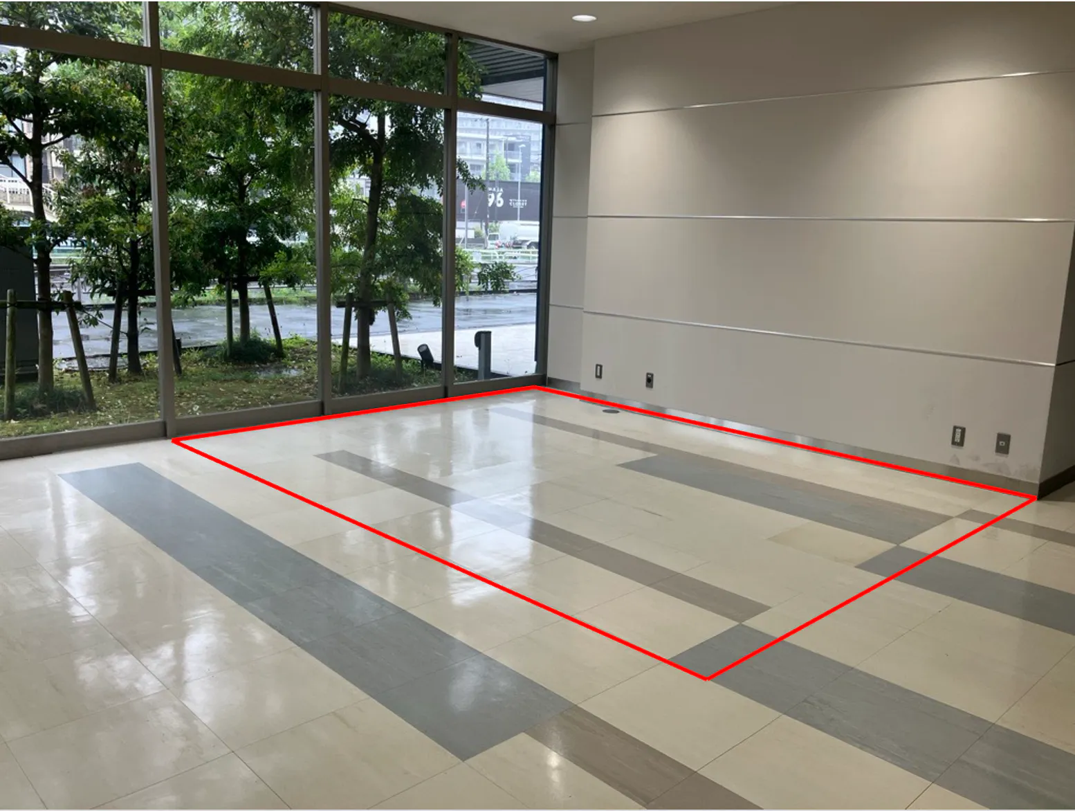 【マーケットスクエア川崎イースト】「1階催事場スペースB」 エスカレーター前＆入口すぐ横で通行量の多い、物販・PRに最適なイベントスペース