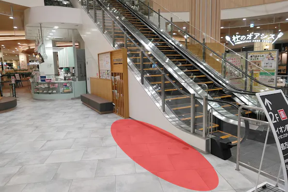 【イオンスタイル仙台卸町】通行量の多い1階エスカレーター脇にあるイベントスペース