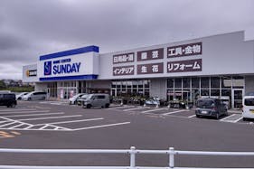 【サンデー塩釜店】屋内サイクル売場横 食物販やプロモーション等の出店に最適なホームセンター店内のイベントスペース
