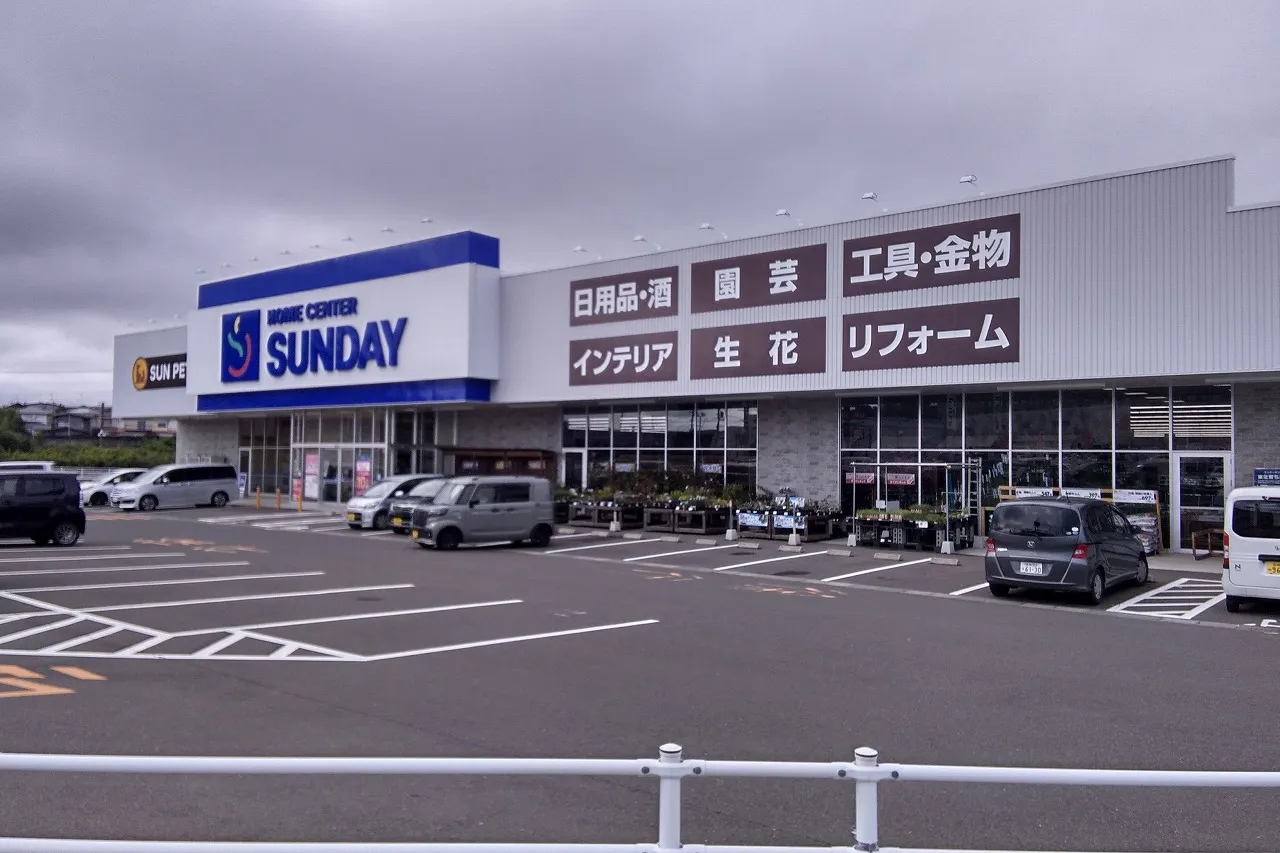 【サンデー塩釜店】屋内サイクル売場横 食物販やプロモーション等の出店に最適なホームセンター店内のイベントスペース