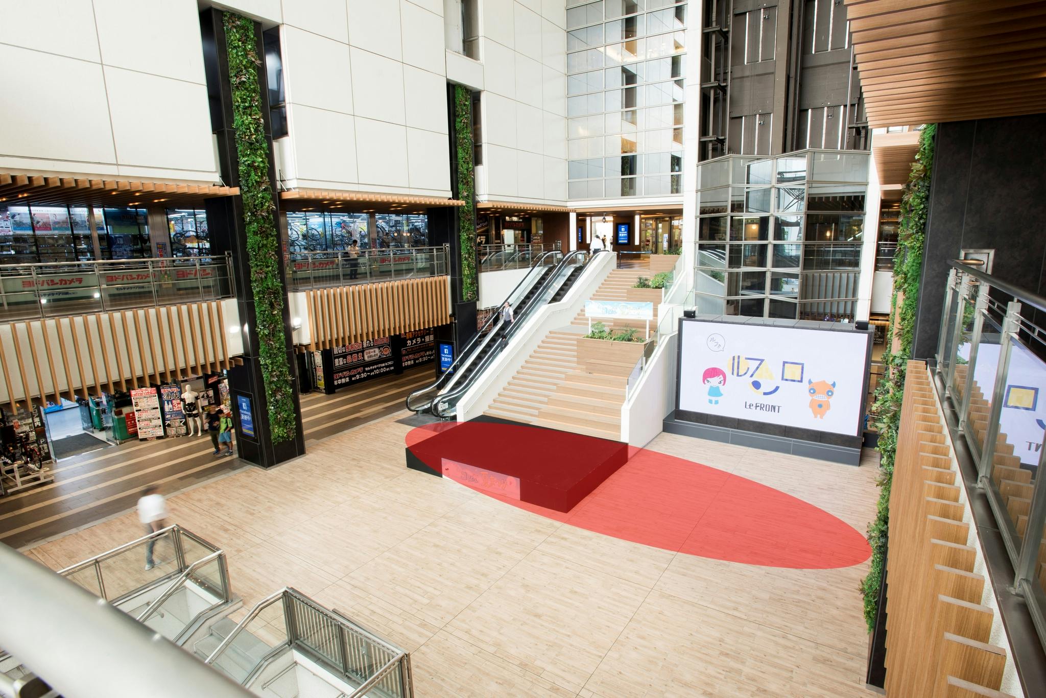 【川崎ルフロン】大型プロモーションに適した駅チカ商業施設1階にある吹き抜けが特徴的なイベントスペース