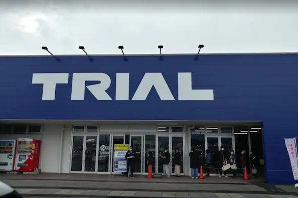 【スーパーセンタートライアルみやき店】屋外キッチンカー専用スペース(幅4m×奥行2m)