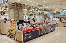 【北千住マルイ】2階 カレンダリウムF13【食物販・物産展】店内入って正面、什器完備の好立地スペース