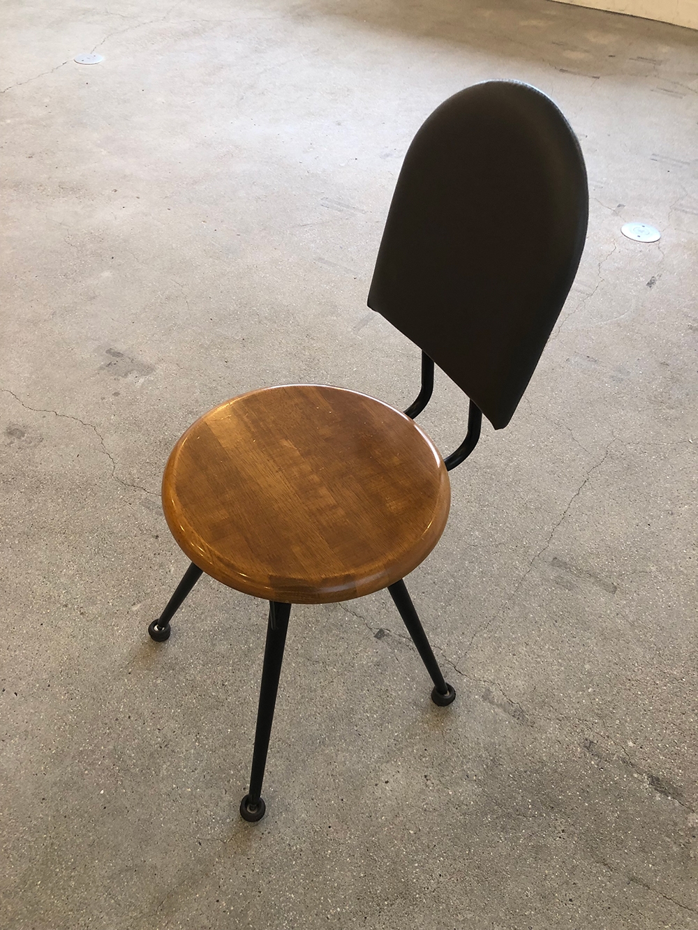 椅子（レンタル無料）