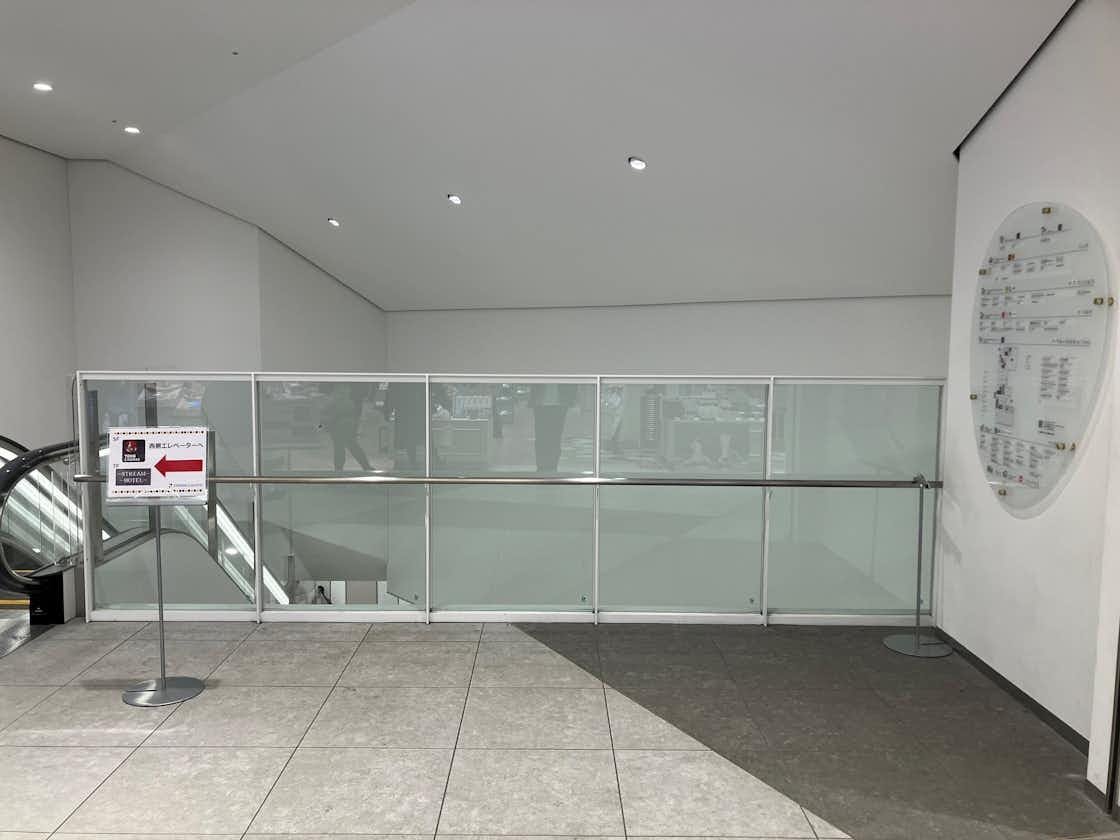 【COCONO SUSUKINO】「1階」物販のポップアップに最適な、メイン入口近くの通行量が多いエスカレーター横イベントスペースの画像