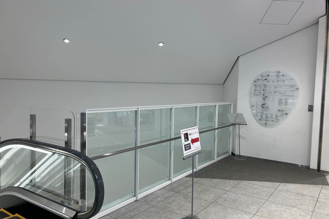 【COCONO SUSUKINO】「1階」物販のポップアップに最適な、メイン入口近くの通行量が多いエスカレーター横イベントスペース