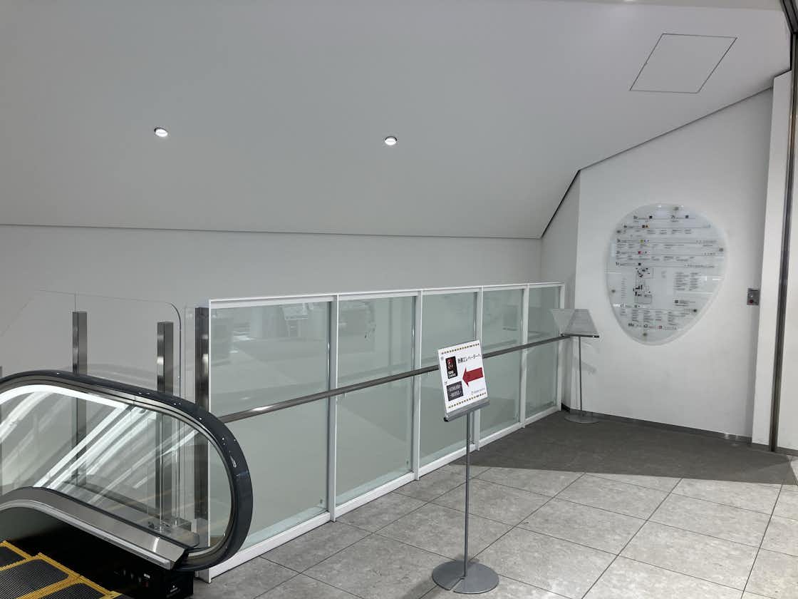 【COCONO SUSUKINO】「1階」物販のポップアップに最適な、メイン入口近くの通行量が多いエスカレーター横イベントスペース