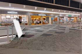 【イオンモール福岡】イーストモールブリッジB