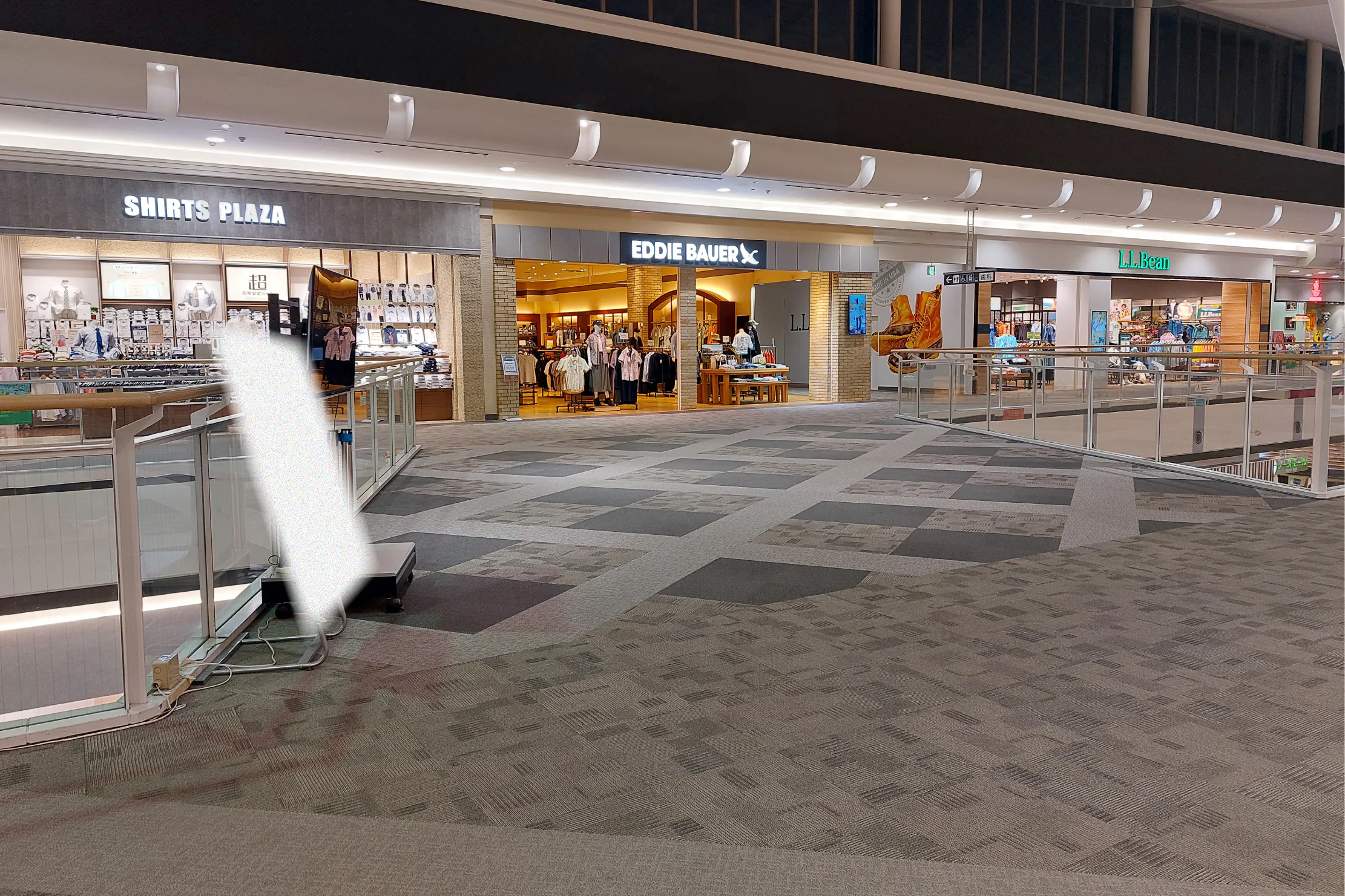 【イオンモール福岡】イーストモールブリッジB