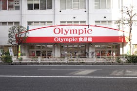 【オリンピック 鶴見店】プロモーションに利用可能な店内右側入口脇スペース