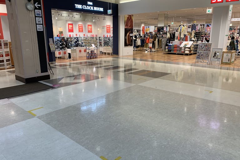 【イオンモール山形南/1階G面】物販や食物販、プロモーションイベントに最適なエスカレーター横にある通行量の多いイベントスペースの画像1