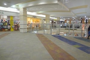 【イオンモール盛岡南/3FブリッジC】各種プロモーションイベントや物販イベントに最適な施設3階の吹き抜け付近にあるイベントスペース