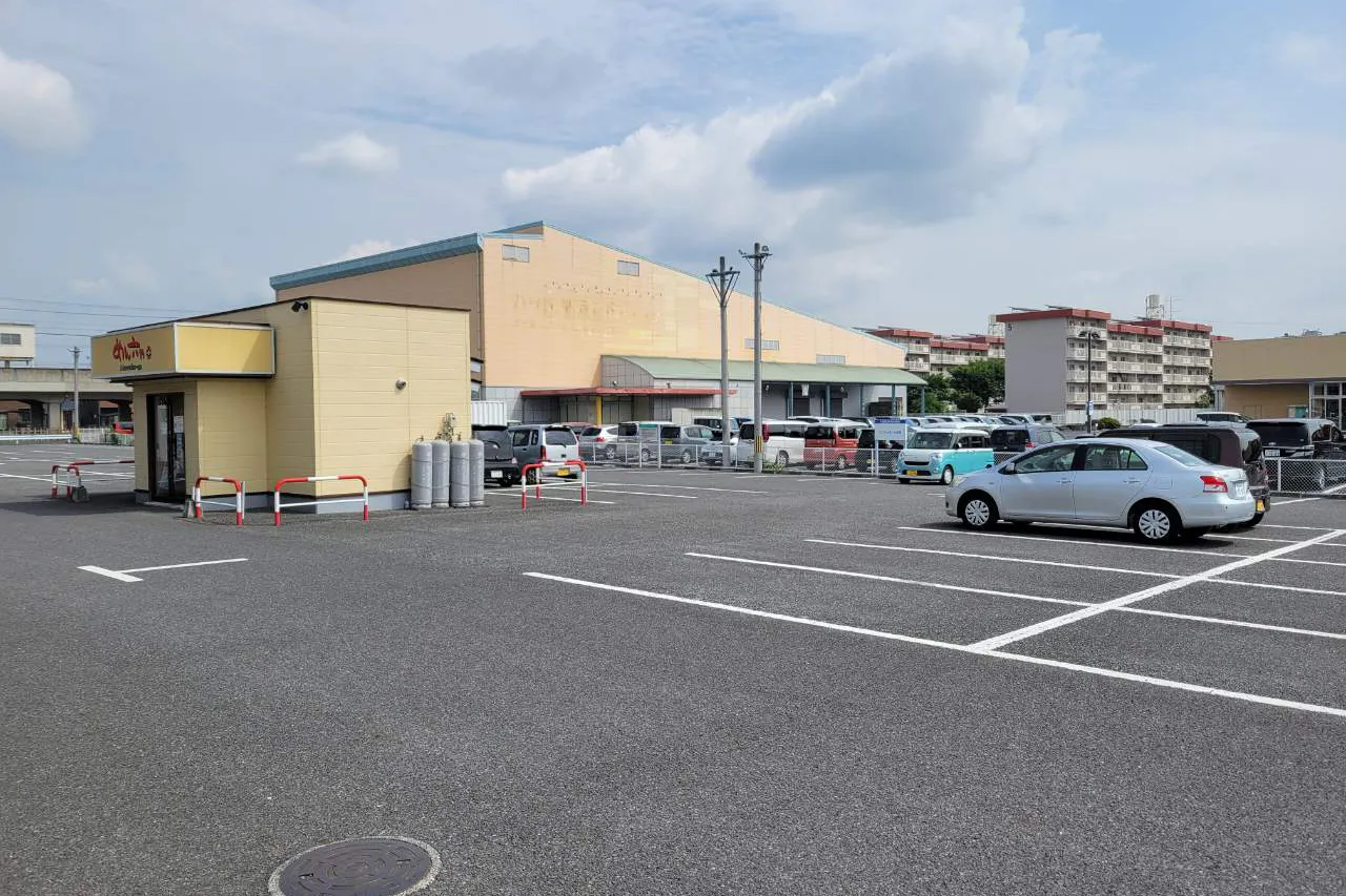 【ダイナム足利店】キッチンカーや各種プロモーションイベントに最適なアミューズメント施設のイベントスペース