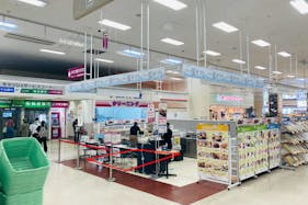 【イオン仙台幸町店】物販や食物販、各種プロモーションイベントに最適な施設1階中央エスカレーター付近にあるイベントスペース