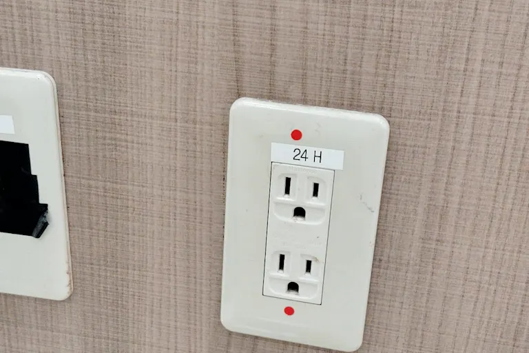 電源:100V 24時間電源
