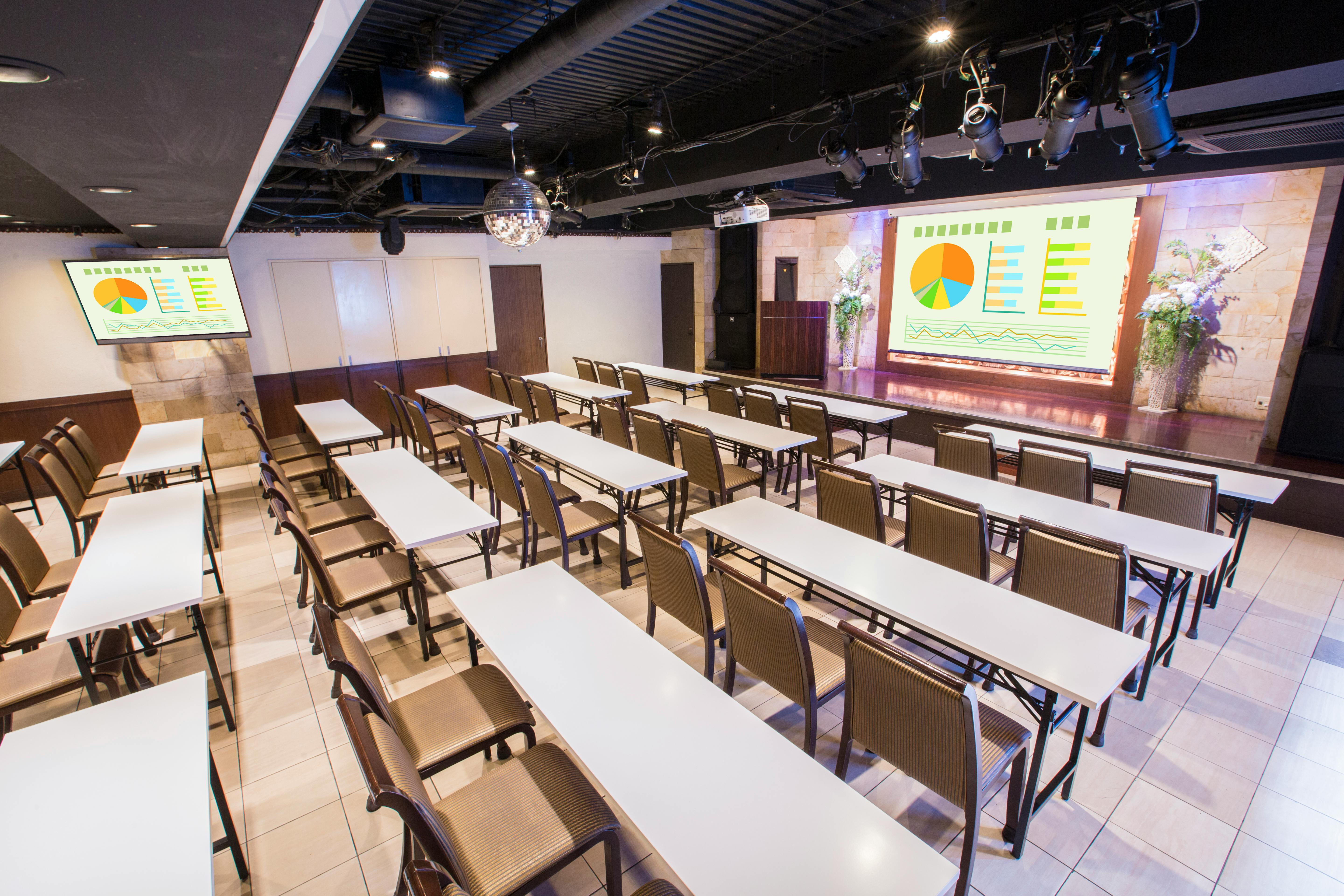 【新宿三丁目駅4分】ローンチパーティーなどのクローズドイベントや大型イベントに最適な広々としたイベントスぺース(6F)