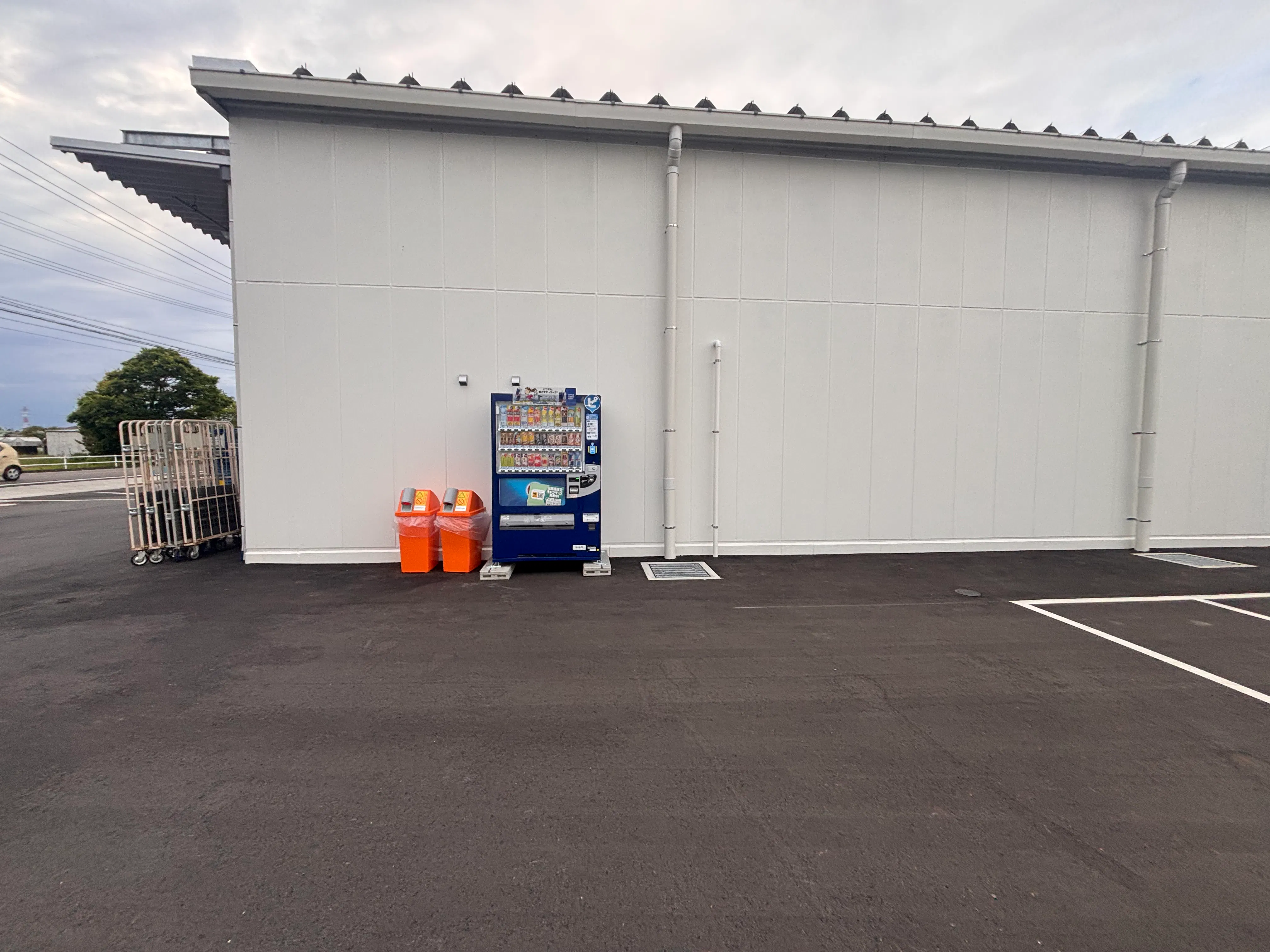 【TRIAL smart西尾一色店】トライアル西尾一色町店_キッチンカー／テント