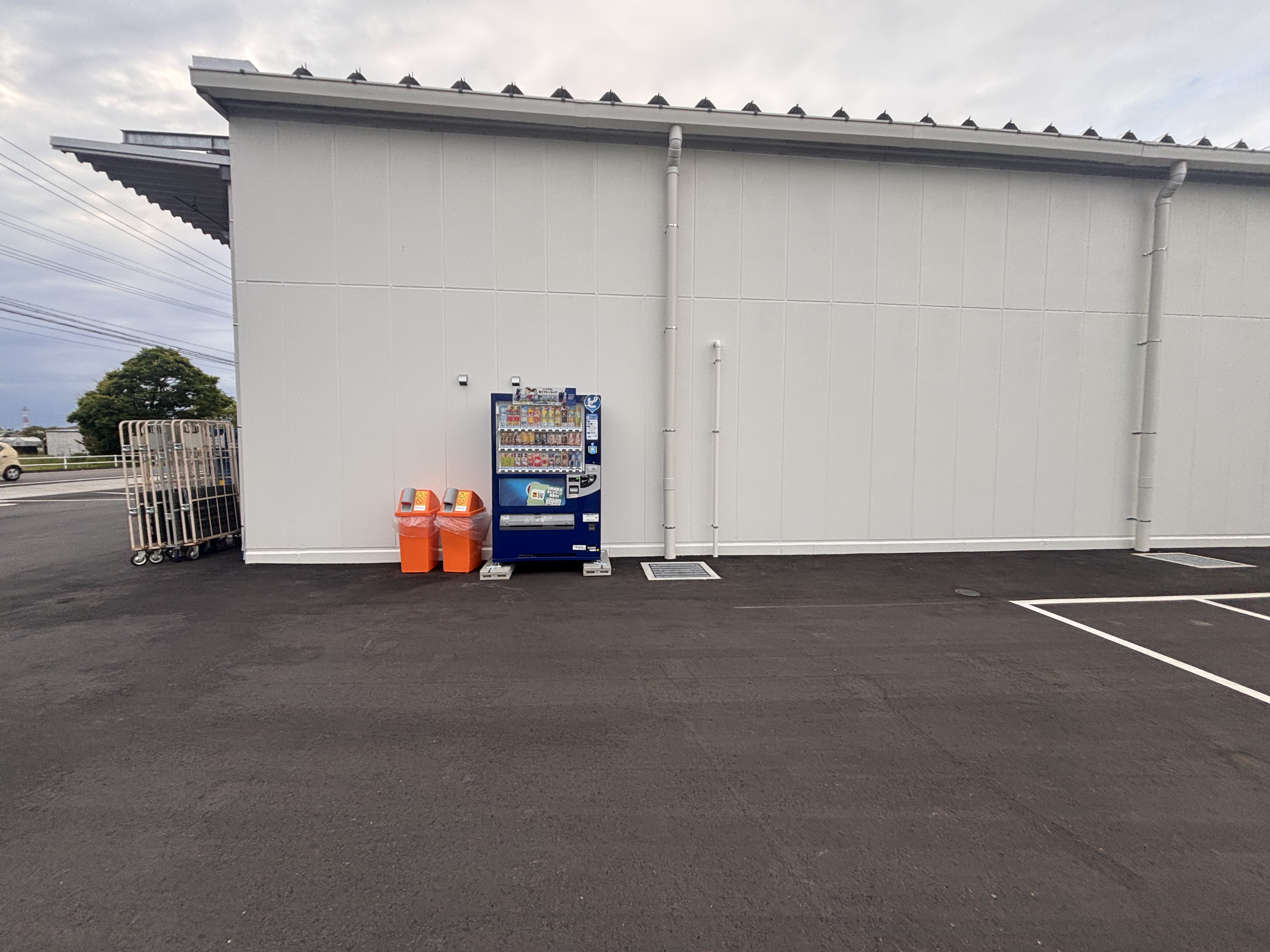 【TRIAL smart西尾一色店】トライアル西尾一色町店_キッチンカー／テント