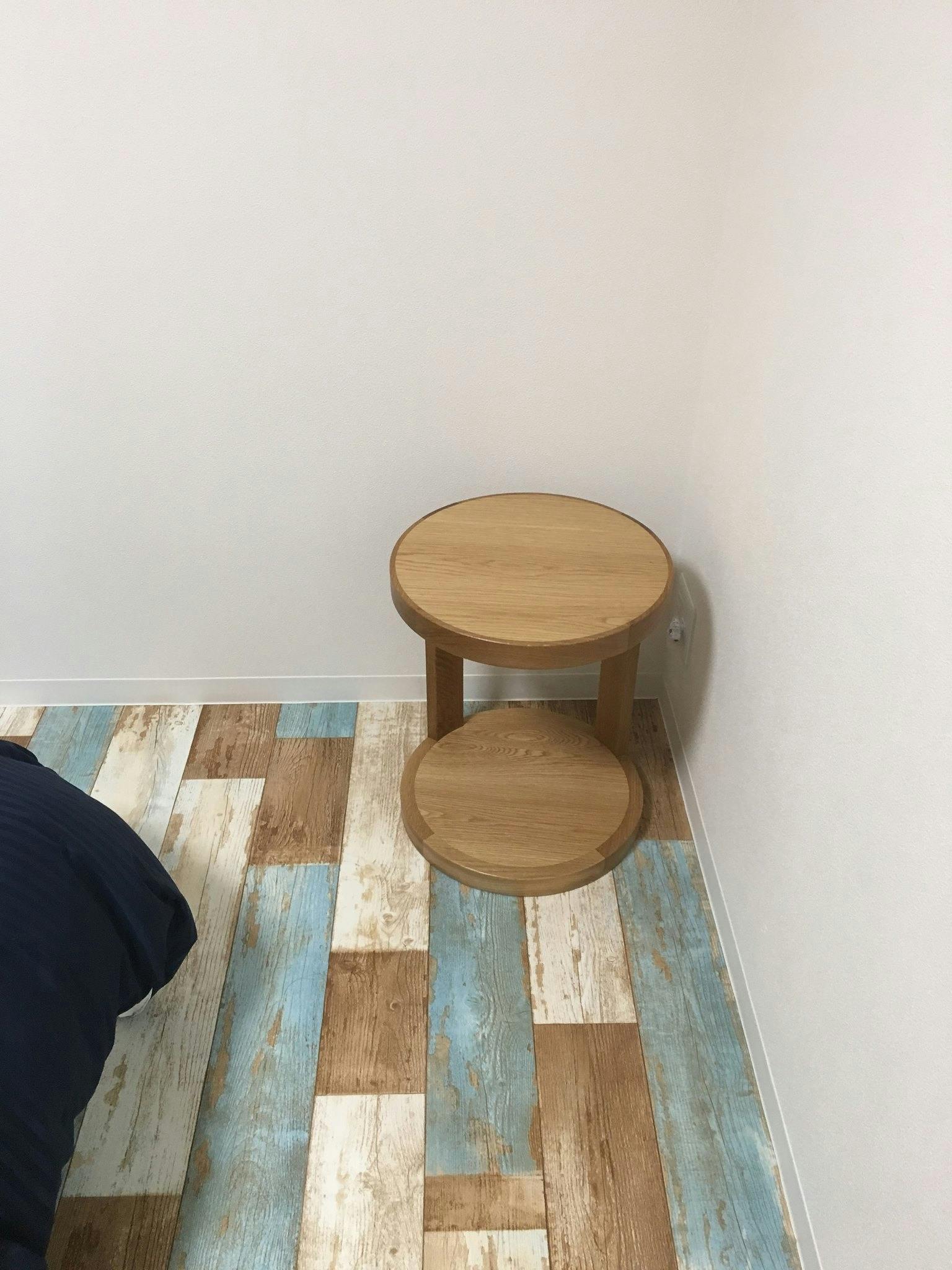 【中崎町駅2分】プロモーションや展示に適した外国人の方も多く利用しているホステル客室内展示棚の画像