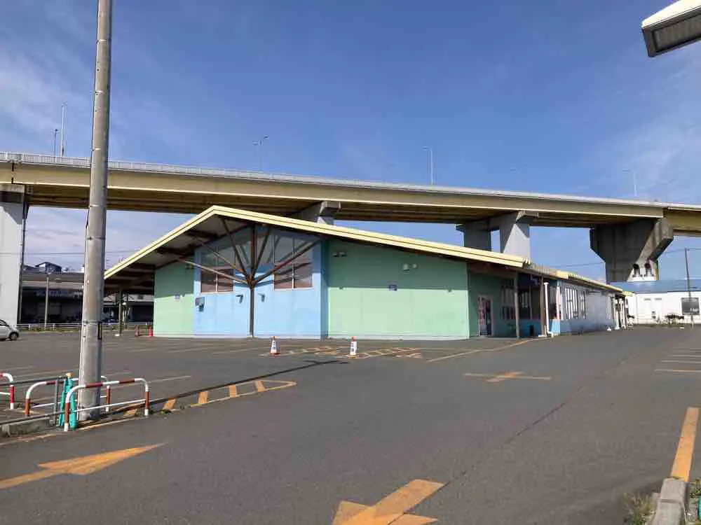 【八戸花火大会／ダイナム青森八戸港店ゆったり館】キッチンカー出店に最適な花火大会限定のスペース（8/22土曜・最大28台募集）の画像