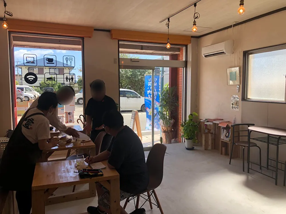 【旭町通り】販売促進や期間限定の飲食店に適した観光客でにぎわうイベントスペース