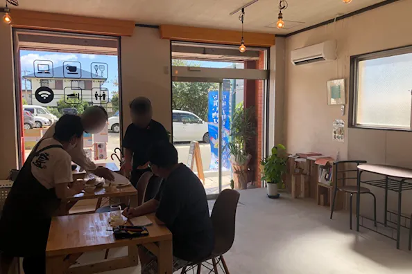 【旭町通り】販売促進や期間限定の飲食店に適した観光客でにぎわうイベントスペース