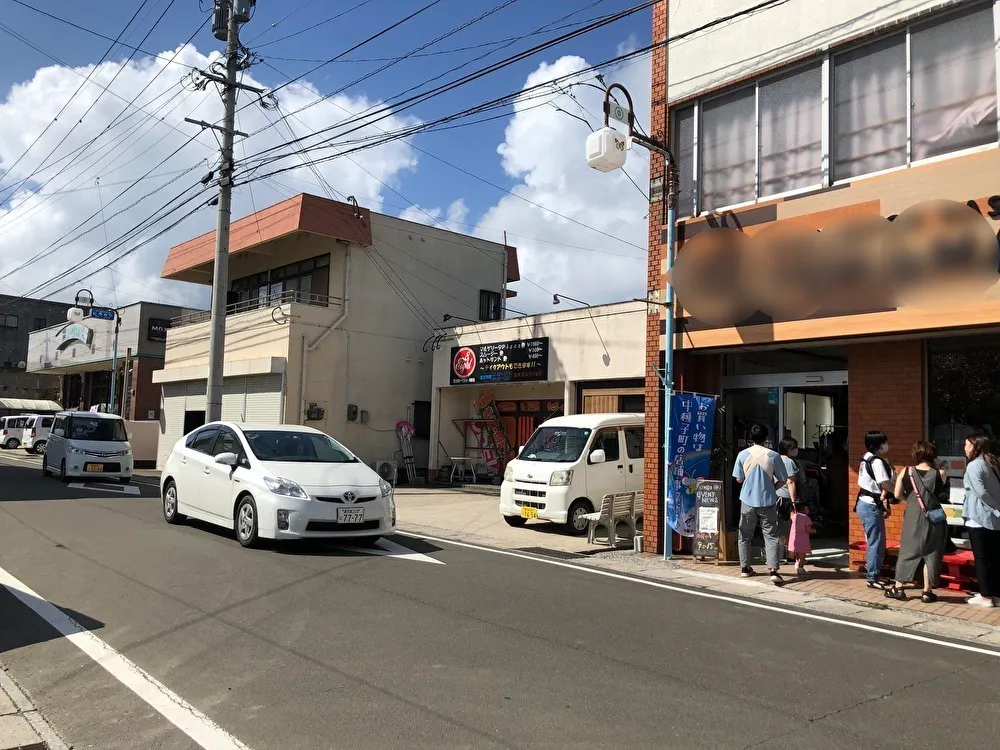 【旭町通り】販売促進や期間限定の飲食店に適した観光客でにぎわうイベントスペース