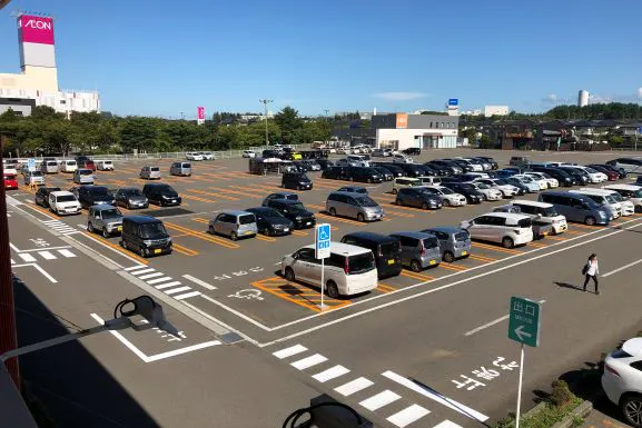 【フレスポ御所野】キッチンカー利用が可能なジェイマルエー前駐車場スペース