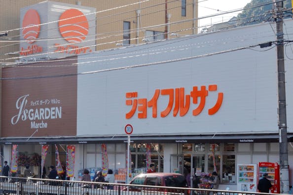 【ジョイフルサン 大浦店】プロモーションや食物販等に最適な地域密着型スーパーのイベントスペース