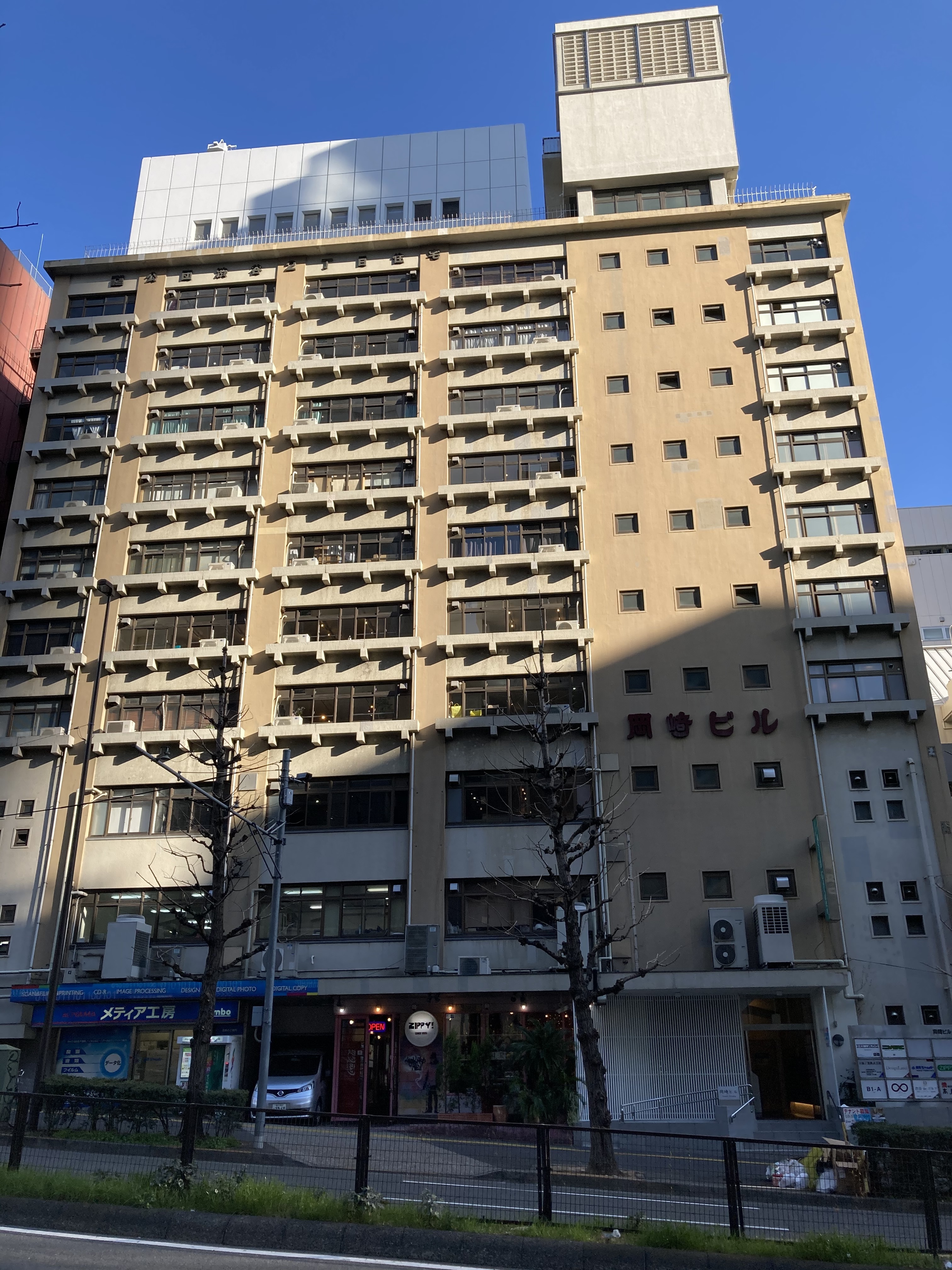 【渋谷駅5分】展示会や受注会に最適な青山通りに面したウッド調のイベントスペースの画像3