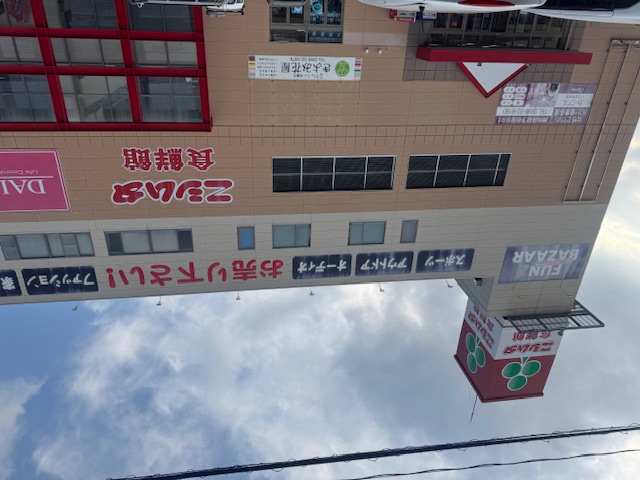 【ニシムタ串木野食鮮館】販促PR・物販に最適なエスカレーター横の屋内イベントスペース