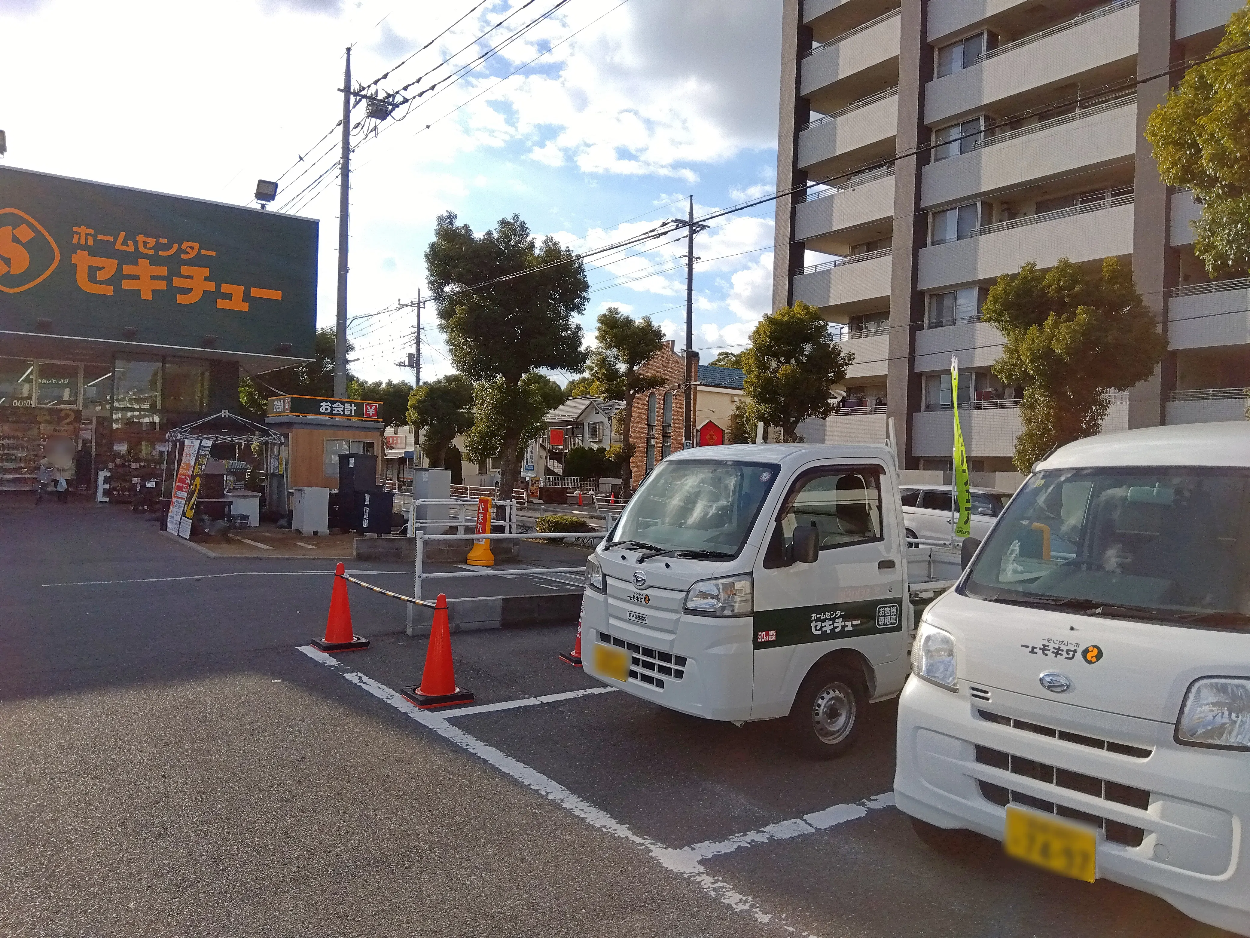 【セキチューせんげん台西店】ホームセンター敷地内のキッチンカー出店スペース