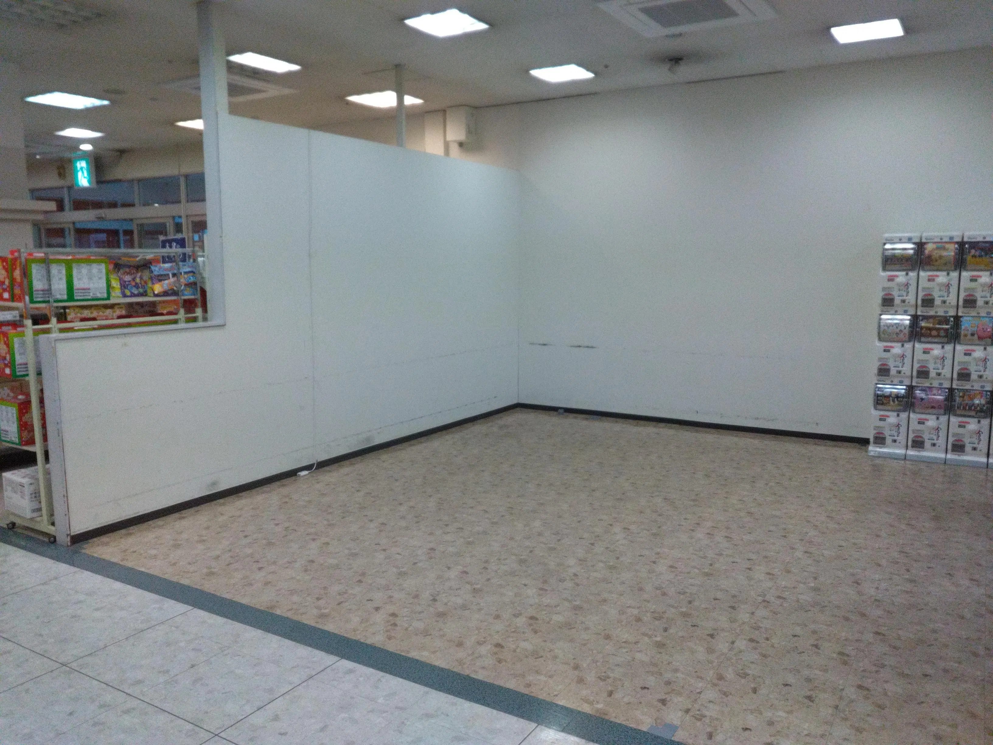 【イオン光吉店（大分県）】１F　レジアウト　サーティーワン横区画　(約5.75坪)