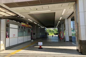 【飯山満駅】プロモーションや食物販に最適な人流の多い改札前スペース