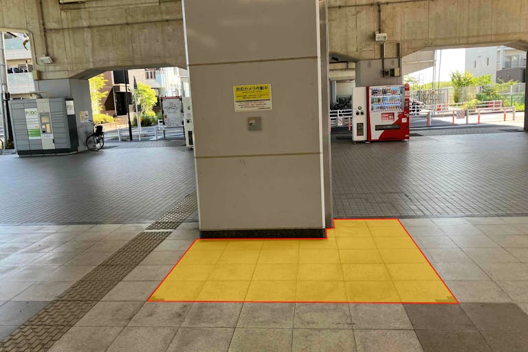 【飯山満駅】プロモーションや食物販に最適な人流の多い改札前スペースの画像3