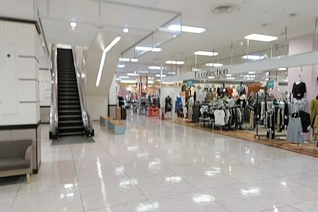 【イオン古川店】プロモーションイベントや物販イベントに最適な通行量の多い1Fエスカレーター横(左側)にあるイベントスペース