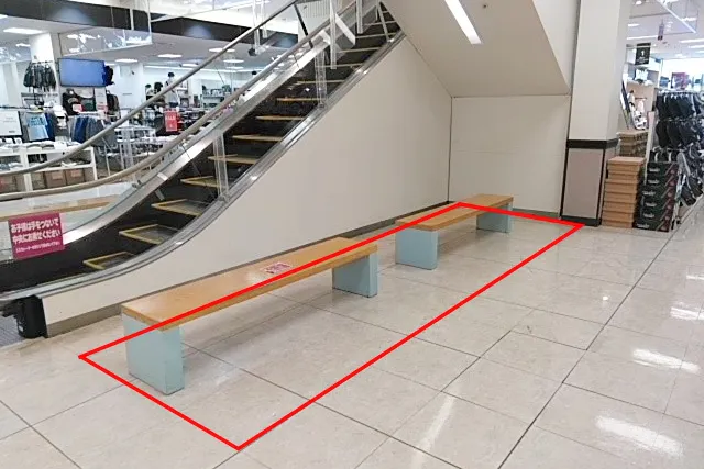 【イオン古川店】プロモーションイベントや物販イベントに最適な通行量の多い1Fエスカレーター横(左側)にあるイベントスペース