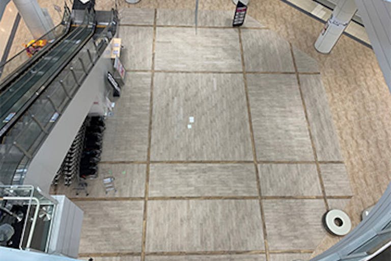 【イオンモールむさし村山】1F センターコートの画像1