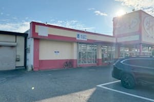 【くすりの福太郎白井大橋店】キッチンカーや各種物販、PRイベントに最適なドラッグストア敷地内にあるスペース
