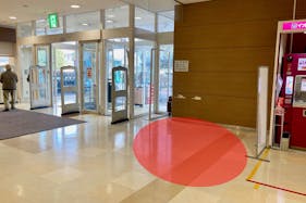 【イオン秦野】プロモーションに適した地域密着型のショッピングセンター1F北側出入り口のイベントスペース