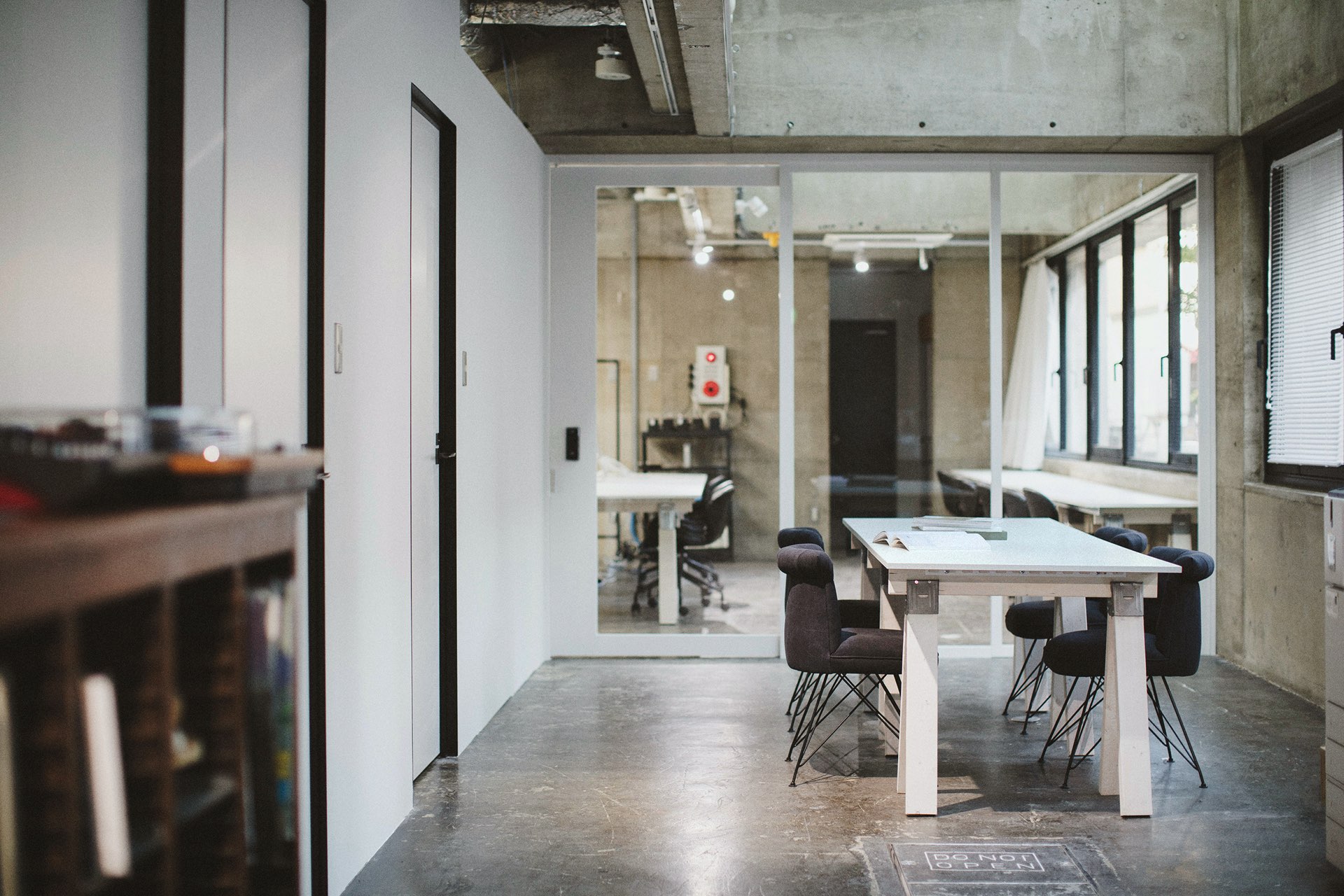 【鮫洲駅3分】シェアオフィスや展示会の際の同時利用スペース、撮影等に最適な一棟利用も可能なイベントスペース(1F)