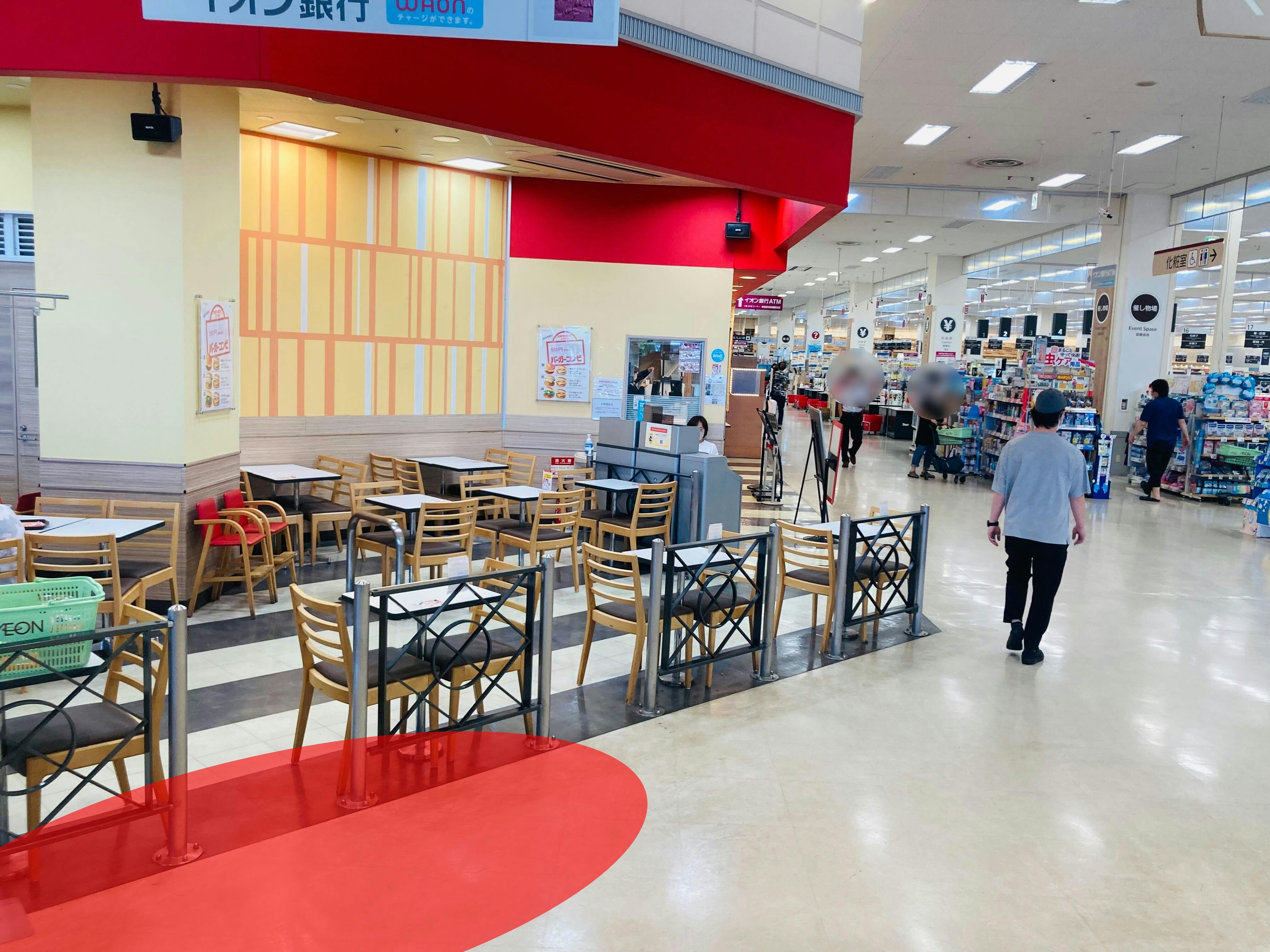 【イオン仙台幸町店】各種プロモーションイベントに最適な施設1階飲食テナント前にあるイベントスペース