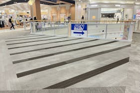 【イオンモール橿原】サウスモールエスカレーター脇(ONWARD前)