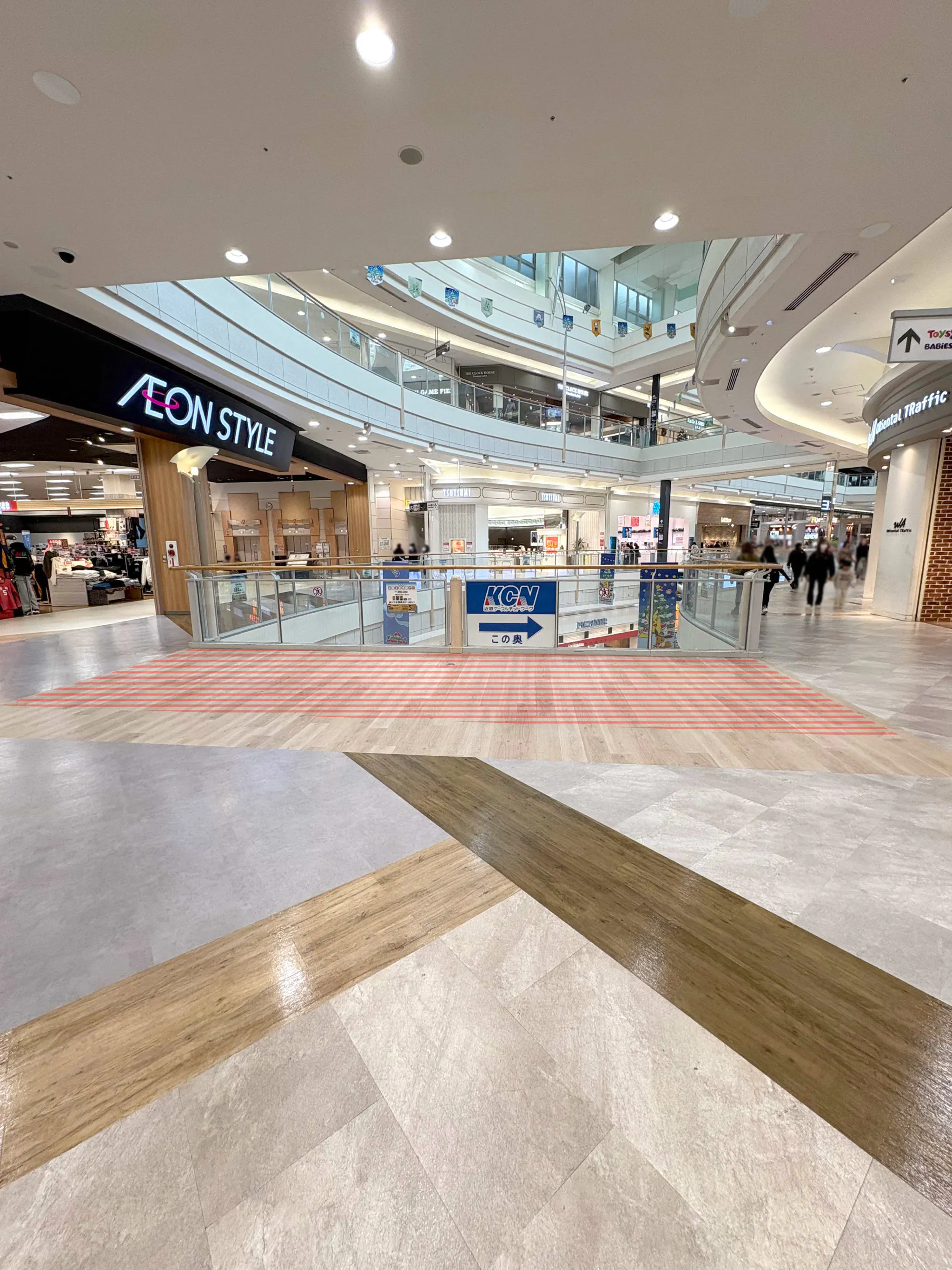 【イオンモール橿原】サウスモールエスカレーター脇(ONWARD前)