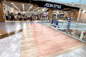 【イオンモール橿原】サウスモールエスカレーター脇(ONWARD前)