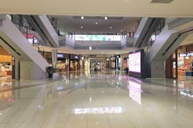 【イオンモール四條畷】1階 風のコート(大)