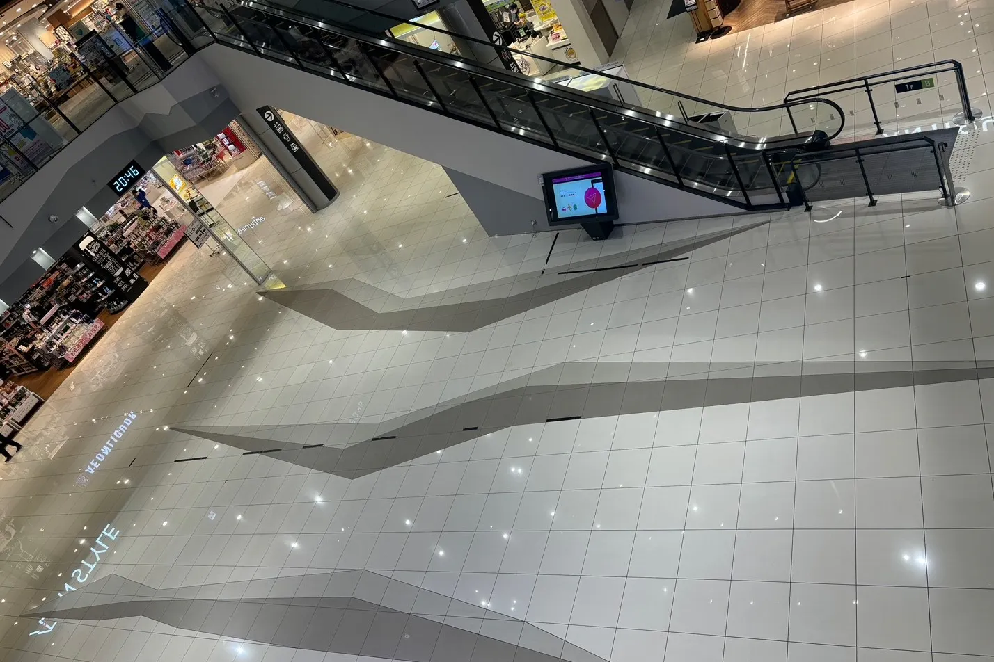 【イオンモール四條畷】1階 風のコート(大)