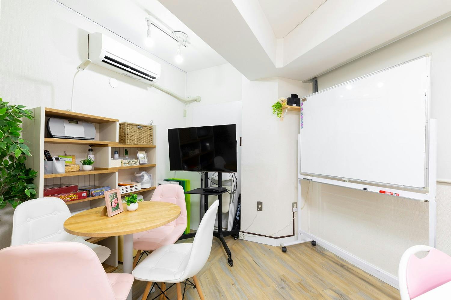 【桜川駅0分】オフサイトミーティングやワークショップに利用可能、コンパクトなイベントスペース