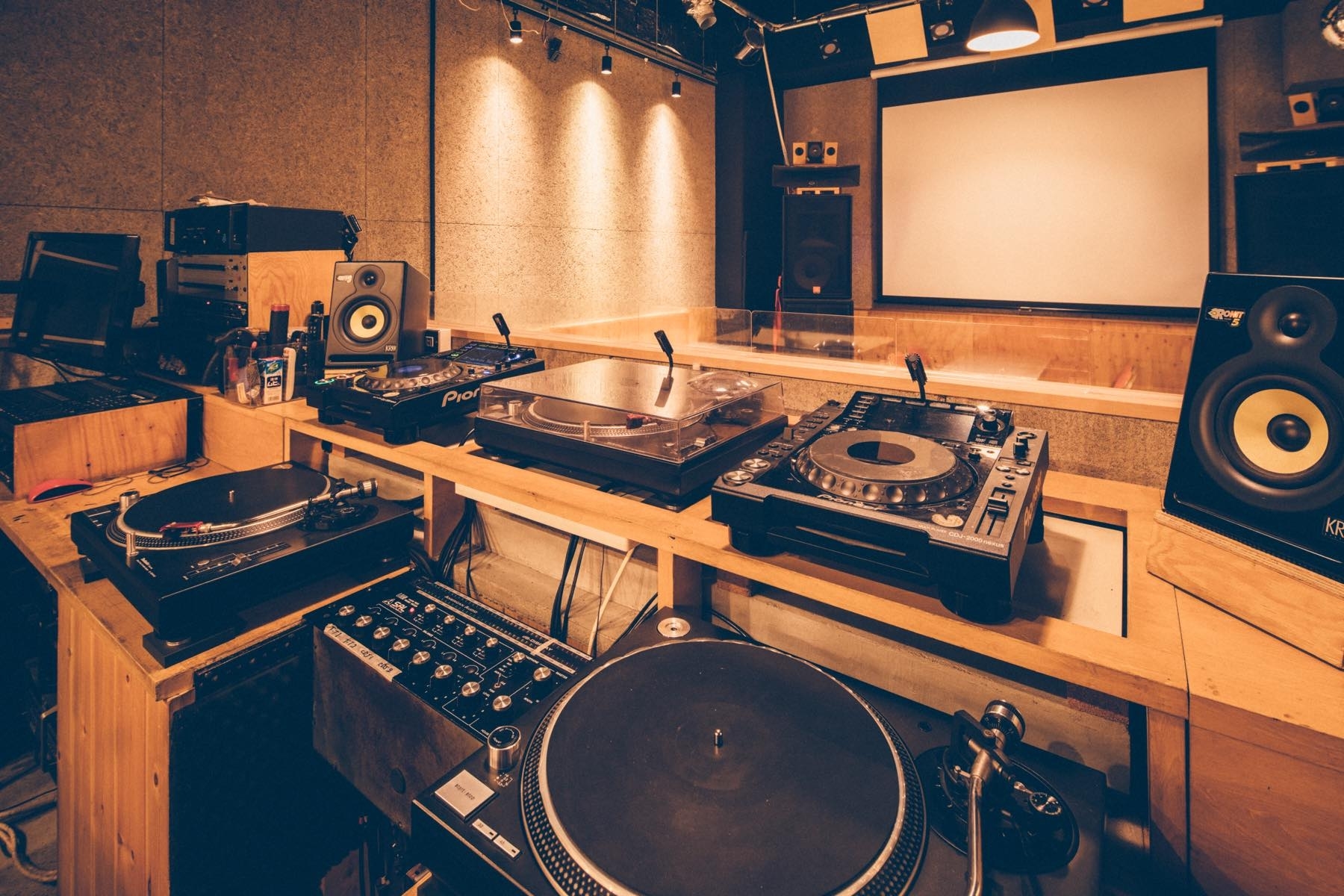 【渋谷駅7分】音と食を楽しむ青山の地下カフェの画像9