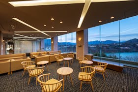 【恵那峡温泉ホテルゆずり葉/岐阜県恵那市】ポップアップ・展示会・商品PRに最適な旅館受付横のイベントスペース